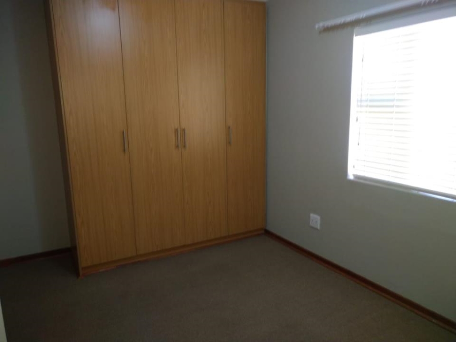 2 Bedroom Property for Sale in Langenhovenpark Free State